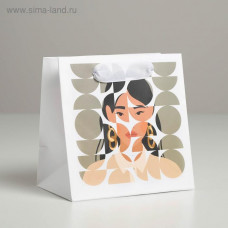 Пакет ламинированный квадратный «Girl», 14 × 14 × 9 см