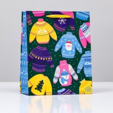 Пакет подарочный "Тёплый свитер", 26 х 32 х 12 см